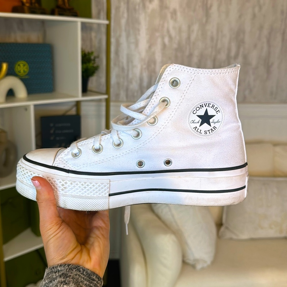 High top Platform Converse- size 6 women’s